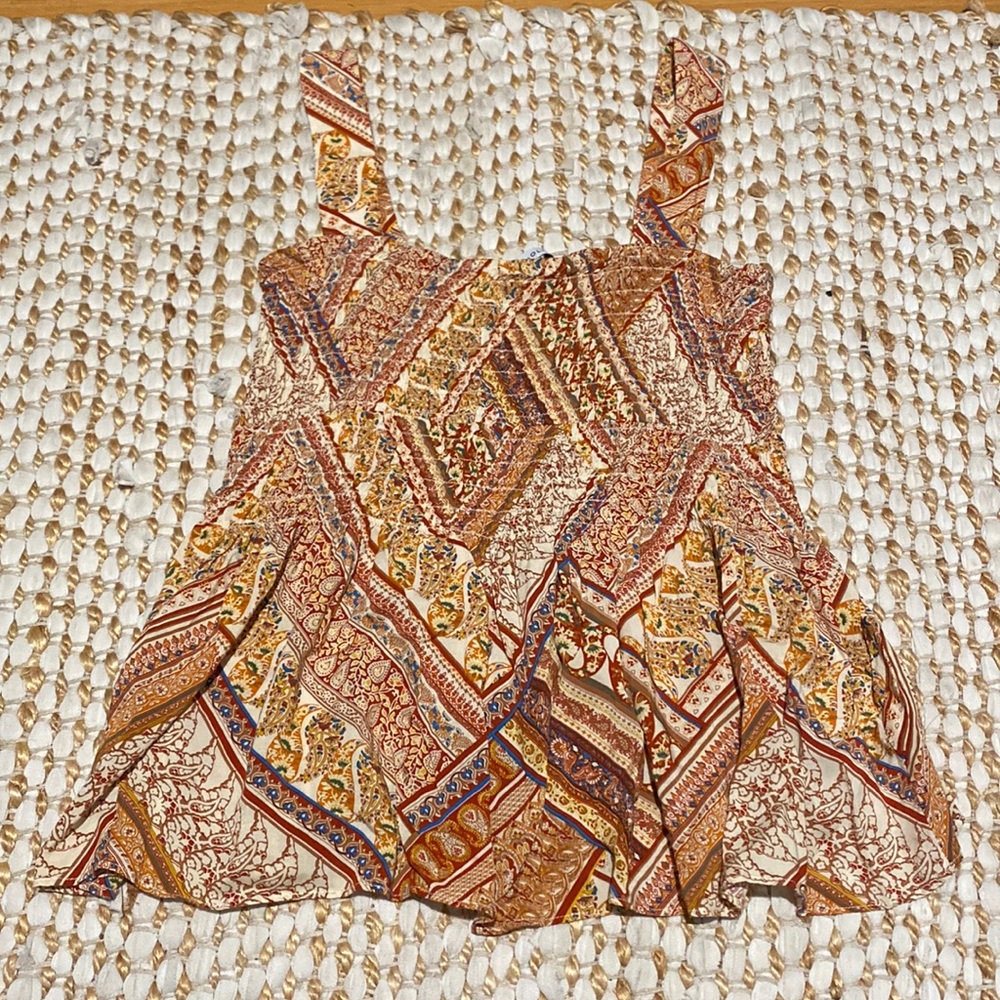 Scarf pattern tank